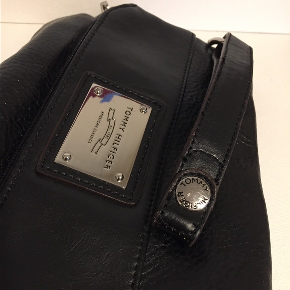 Black Tommy Hilfiger Purse Wristlet - Picture 8 of 8